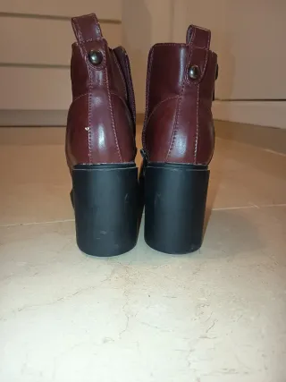 Botines tacón burdeo