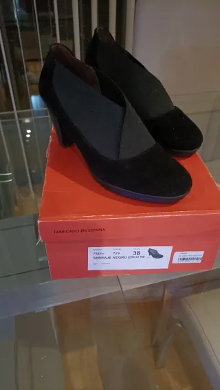 Zapatos tacón ante negro María Jaén Talla 38
