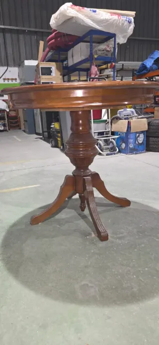 Mesa redonda de madera abatible