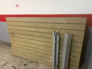 Mesa de exterior madera y metal