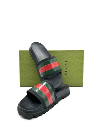 Sandalias Gucci Negras con Rayas Verdes y Rojas