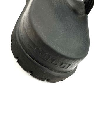 Sandalias Gucci Negras con Rayas Verdes y Rojas