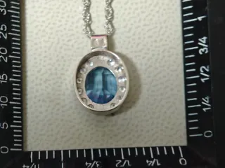 Colgante Oro Blanco 18k con Piedra Azul