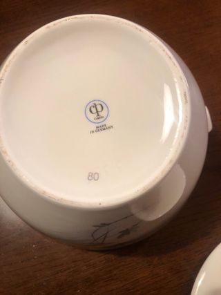 Zuppiera in porcellana con decoro floreale