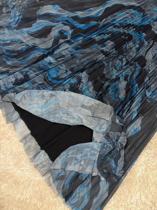 Vestido Desigual Negro y Azul Plisado Tul