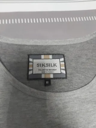 T-shirt SikSilk Grigia con Logo