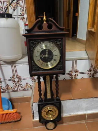 Reloj de pared antiguo