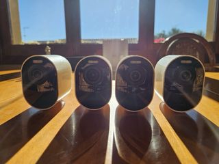 Kit 4 Cámaras Arlo Ultra 2 4K + Hub