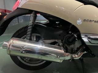 Moto Scooter Aprilia Beige