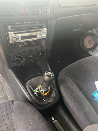 Volkswagen Golf IV 1998 AVERIADO