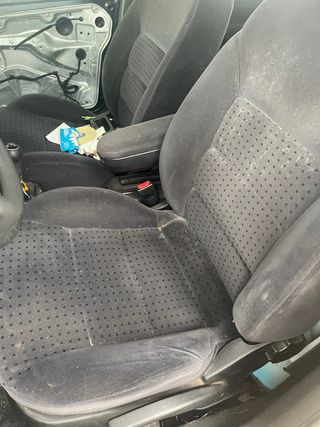 Volkswagen Golf IV 1998 AVERIADO