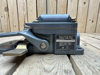 PEDAL ELÉCTRICO ALLEN-BRADLEY BULLETIN 805