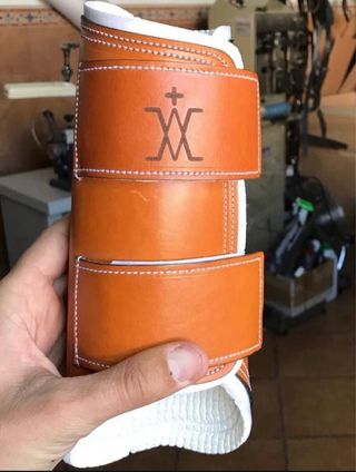 Protectores de caballo de cuero