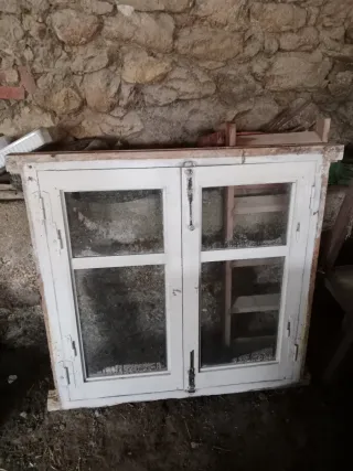 Ventana madera antigua