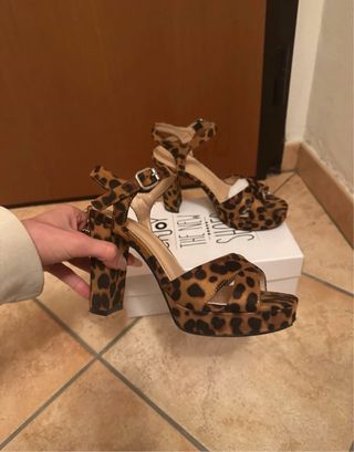 Sandali Enjoy leopardati con plateau