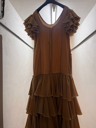 Traje de flamenca beige con volantes