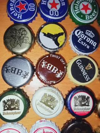 Collezione di 84 tappi di birra diversi paesi