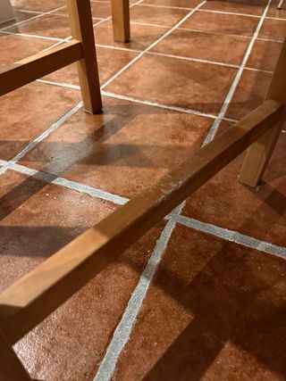 Mesa de comedor de madera ikea y 4 sillas