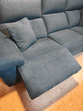 Sofá cuatro plazas con motor automático azul