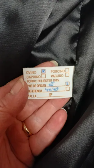 Chaqueta de piel negra