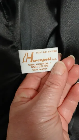 Chaqueta de piel negra