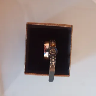 Anillo de acero plateado 12