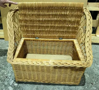 Banco arcón infantil mimbre y madera