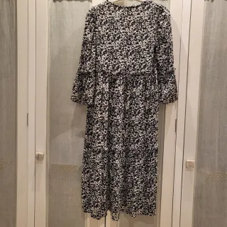 Vestido  estampado floral, en perfecto estado