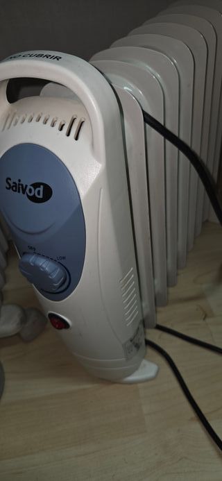 Radiadores Aceite (2 Grandes DeLonghi, 1 Pequeño)