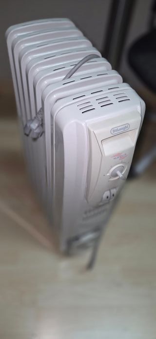 Radiadores Aceite (2 Grandes DeLonghi, 1 Pequeño)