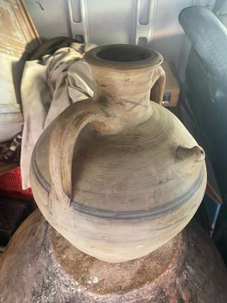 Cántaro de barro antiguo