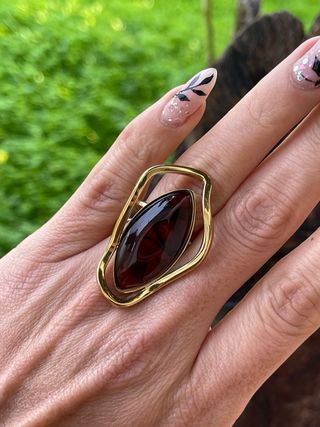 Anello acciaio dorato con pietra marrone vintage