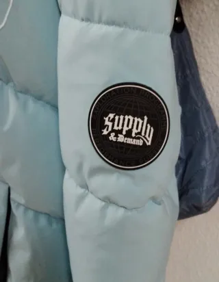 Chaqueta Puffer Supply & Demand Azul Celeste