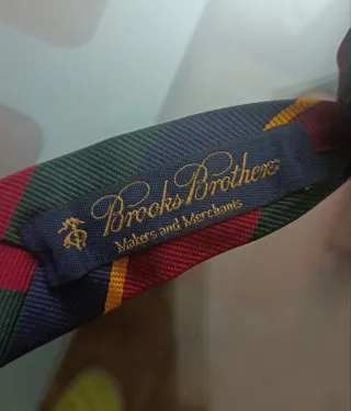 Portachiavi cravatta a righe