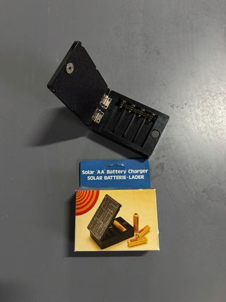 Cargador Solar Pilas AA
