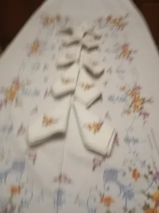 Mantelería bordada a mano punto de cruz nueva