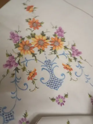 Mantelería bordada a mano punto de cruz nueva