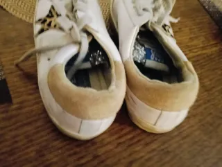 Zapatillas deportivas blancas y beige