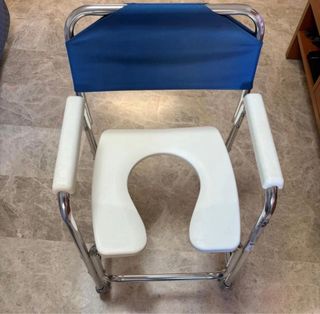 Silla de baño y ducha con ruedas