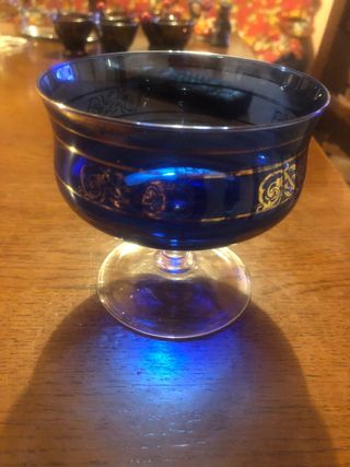 Coppette in vetro blu e oro