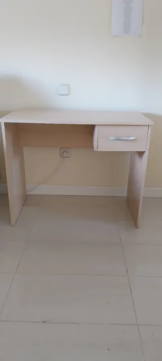 Escritorio juvenil madera y metal