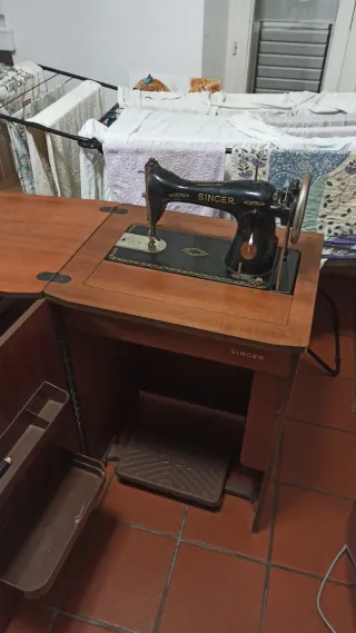 Macchina da cucire Singer d'epoca