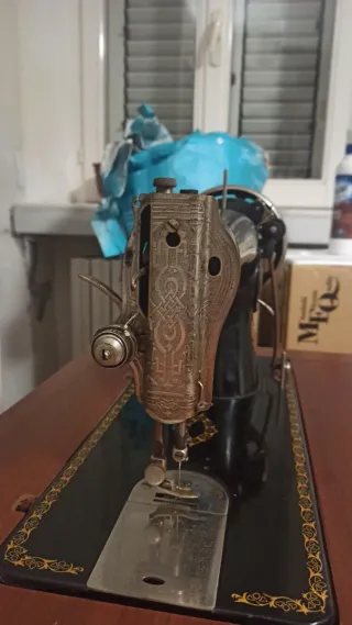 Macchina da cucire Singer d'epoca
