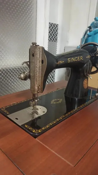 Macchina da cucire Singer d'epoca