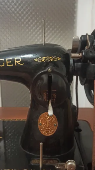 Macchina da cucire Singer d'epoca