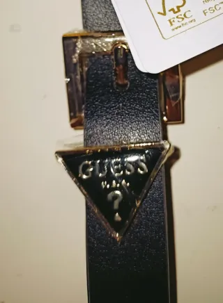 Portachiavi Guess nero con fibbia dorata