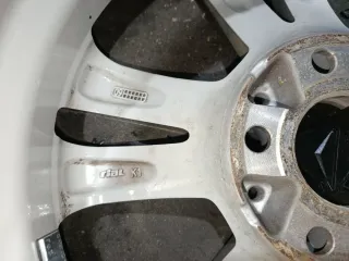 Llanta Mercedes-Benz