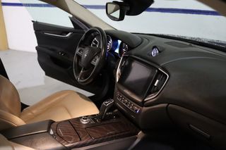 Maserati Ghibli Maserati Ghibli Granlusso V6 275 HP D RWD