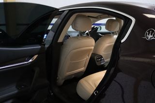 Maserati Ghibli Maserati Ghibli Granlusso V6 275 HP D RWD