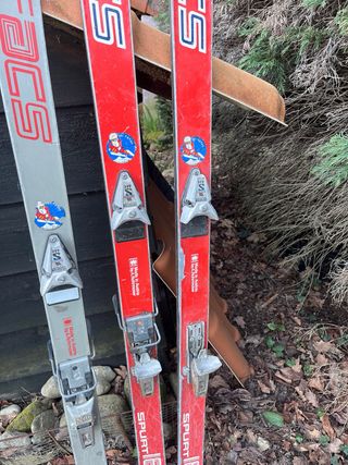 2 Pares de Skis Atomic Golf y Sport
